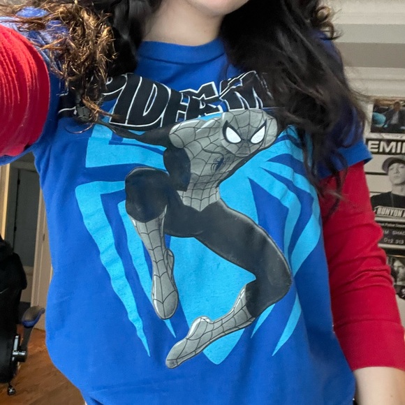 Spider-man t-shirt! - Picture 5 of 6